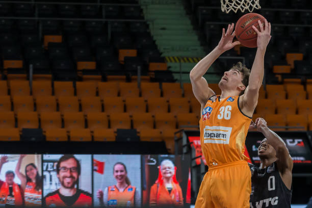 巴萨本赛季 巴萨本赛季