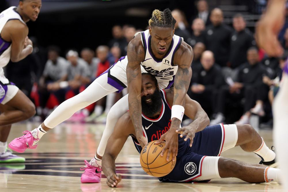 角显然更长 角显然更长